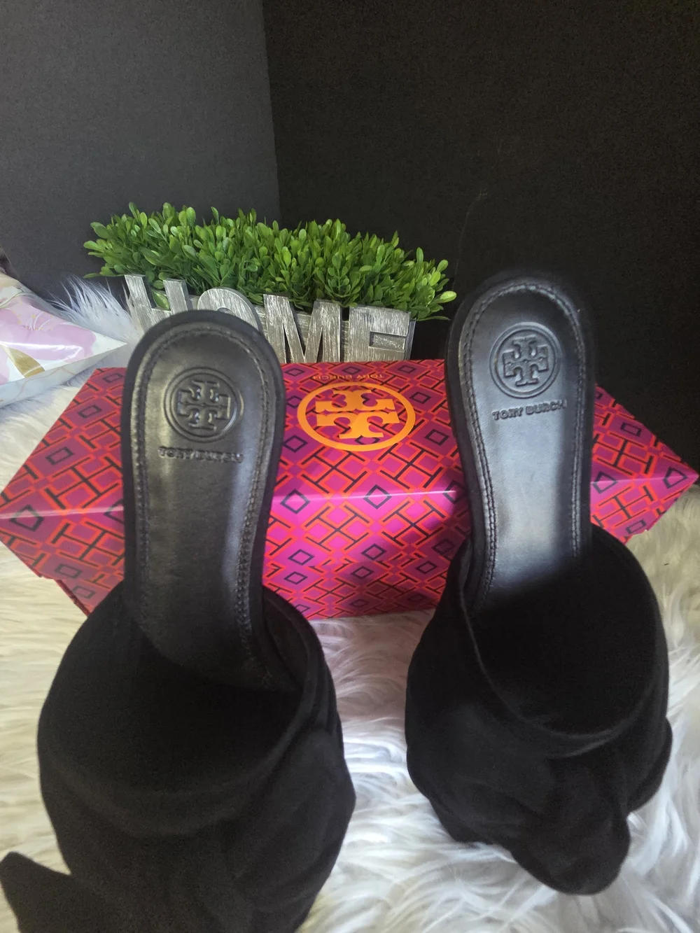 Tory Burch Annabelle Black Suede Bow Slide Sandals. Size 7
